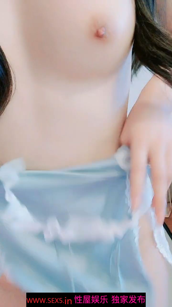 颜值不错的翘臀小美女露脸大秀直播诱惑狼友，性感好身材跟狼友互动撩骚勾搭，揉奶摸逼自慰呻吟，精彩别错过