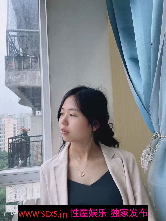 越青涩的女人，操过之后就越淫荡，这就是反差[17P]