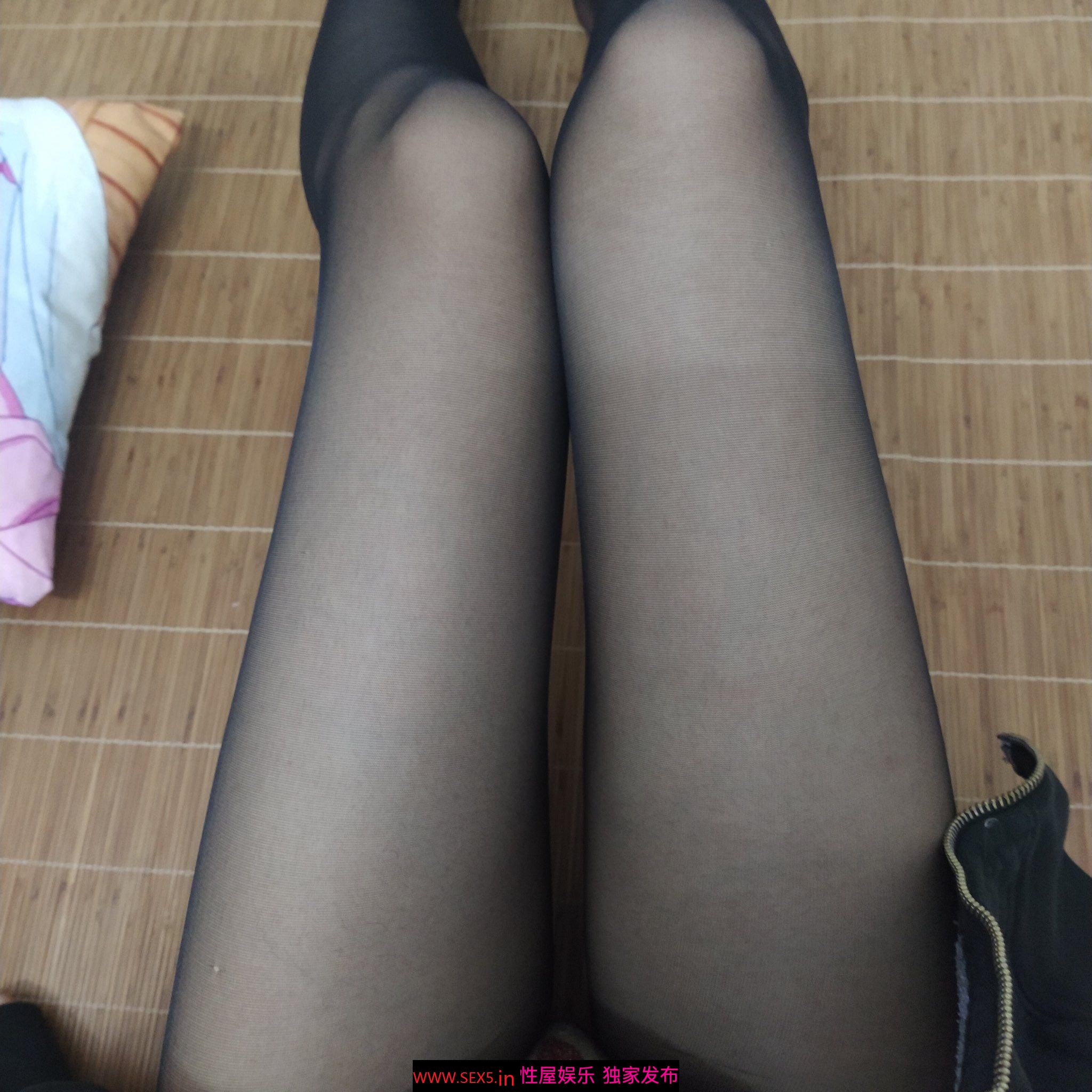 掰开穴的女孩[14P]