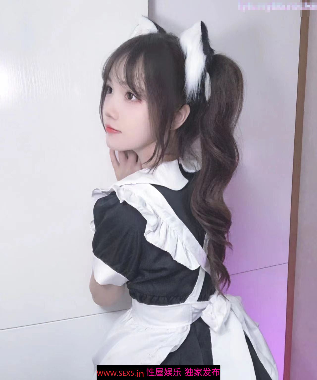 【MP4/304.5 MB】同桌其实是母G校园女神清纯的外表，私下里反差淫荡！就想被调教，菊花小穴都被要被填满 一边挨操一边被羞辱