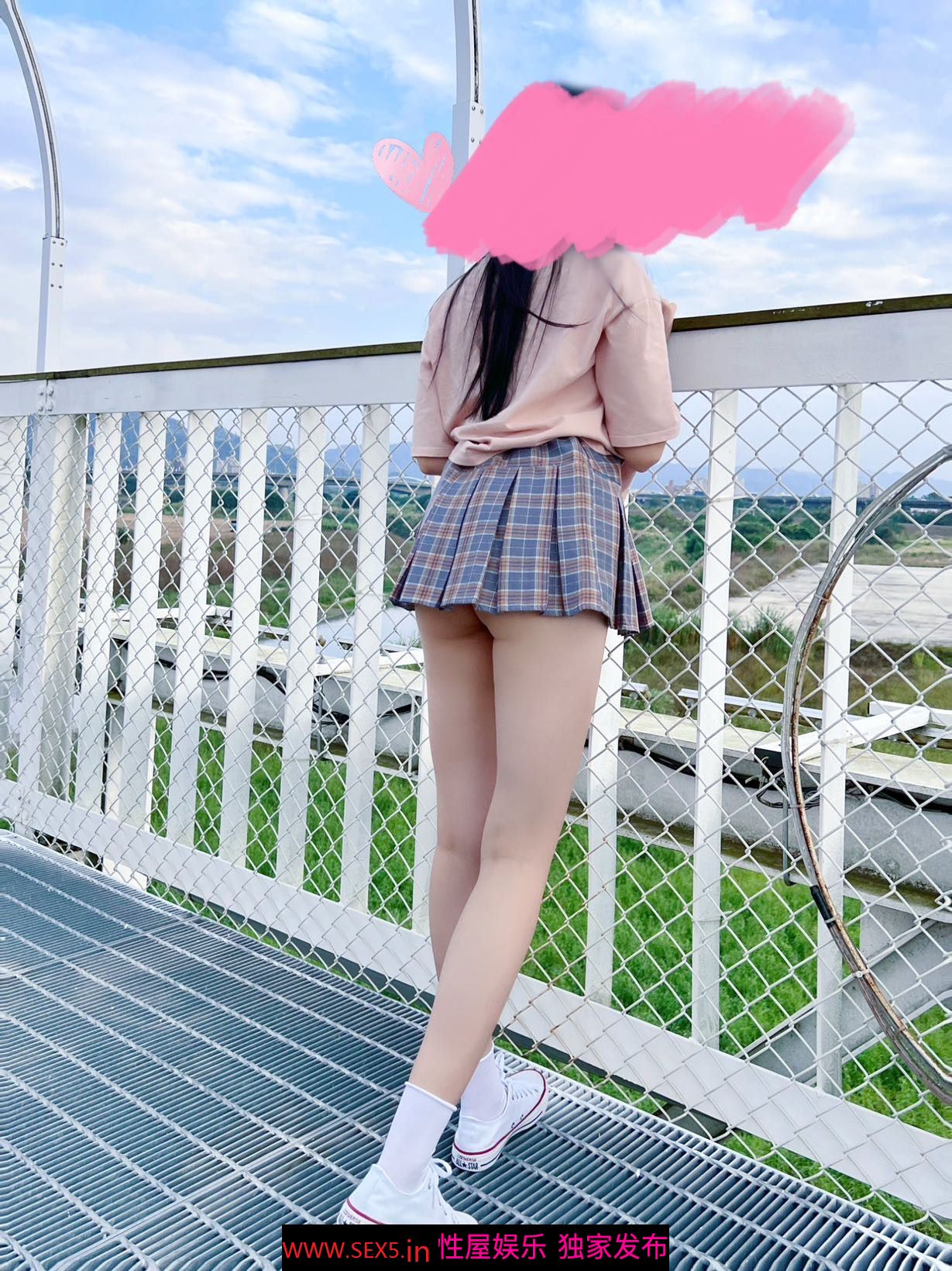 诱人身材美女反差露出[13P]