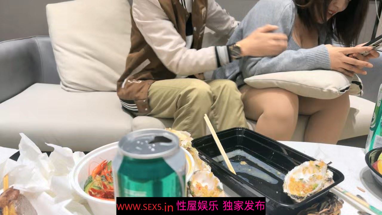 2023-11-17【瘦猴子探花】良家新人酒店前台，肉感身材，吃饱喝足开操，扒掉丝袜一顿摸，双腿肩上扛暴插