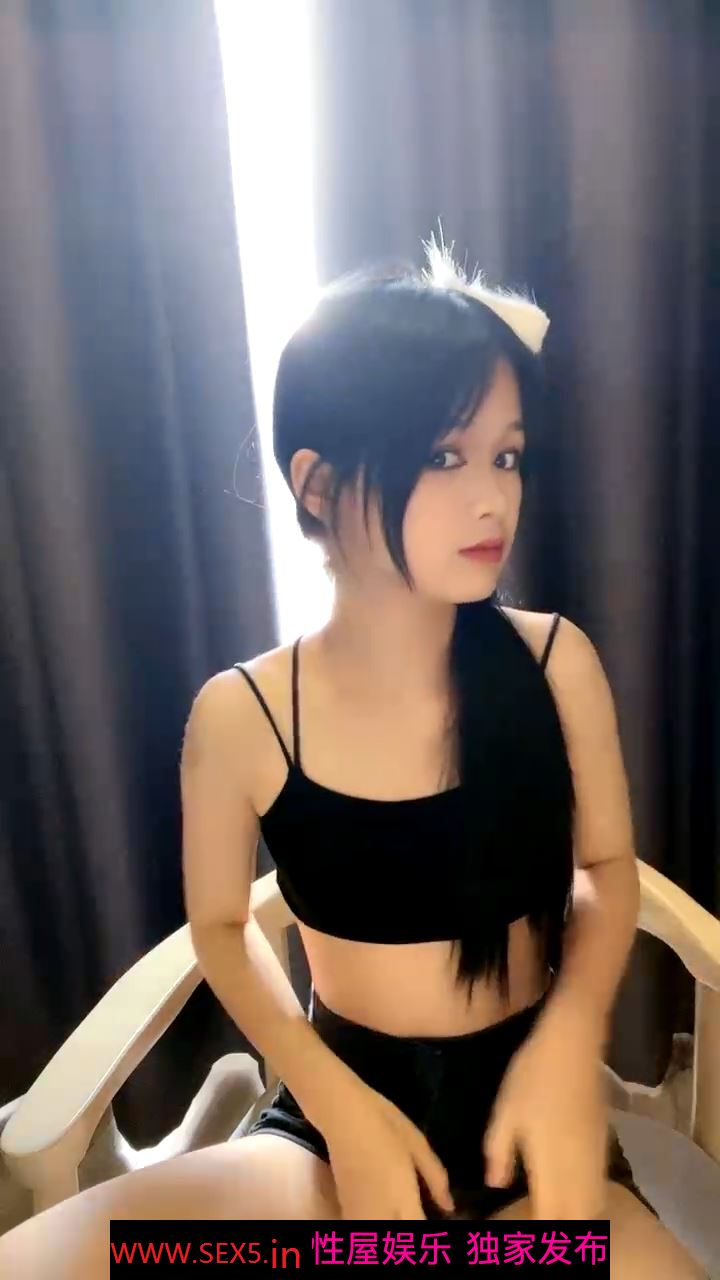 极品嫩妹妹!放开尺度酒店操逼!娇小身材贫乳,翘起屁股求操,第一视角抽插,低低呻吟娇喘
