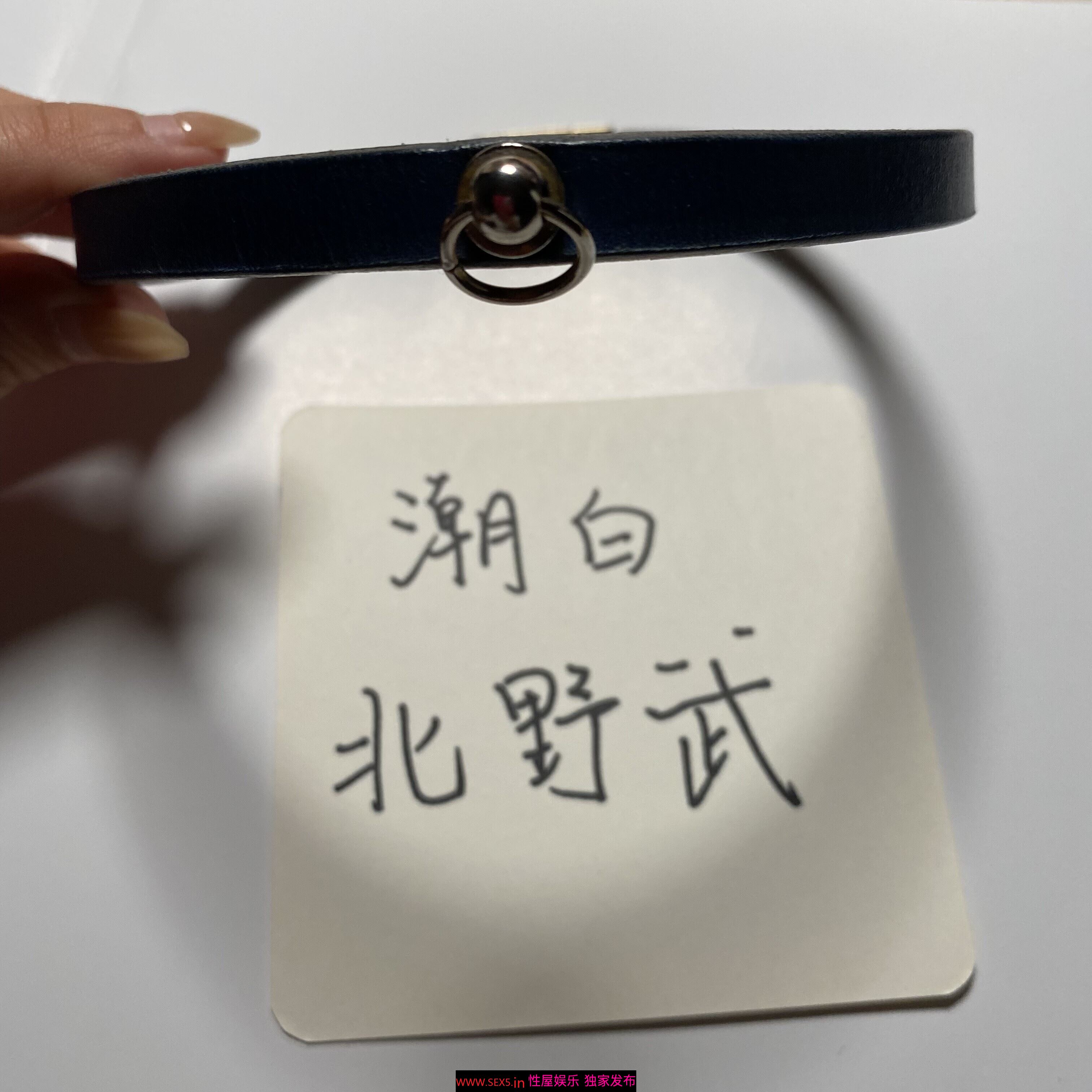 [原创][项圈认证]野战的一天，走哪操哪，随时随地，蓝色港湾书店露出，酒吧卫生间内射[12P]