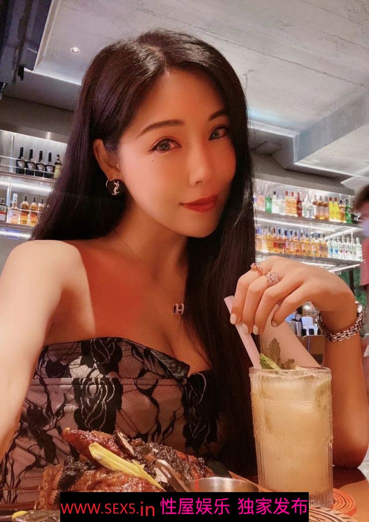 好肥美的比啊，身材保持很好，皮肤细腻[16P]