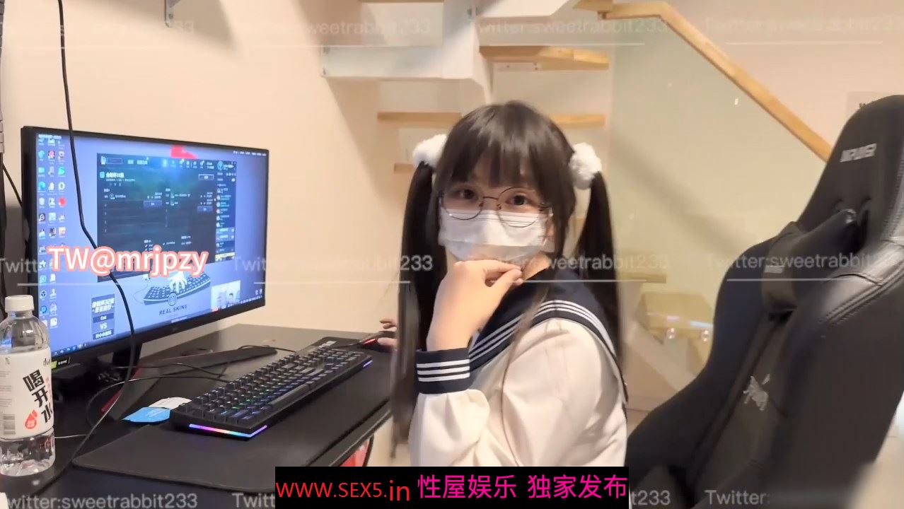 清纯甜美小可爱 可爱学妹小狗〖软萌兔兔酱〗陪玩的失身日记，忘穿内裤被发现后下药迷操，双马尾是最好的方向盘