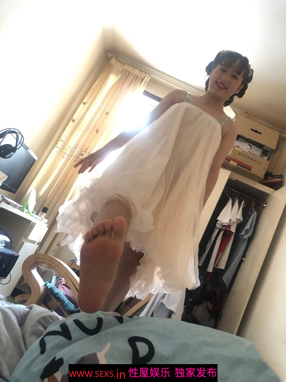 良家女人很爱玩，漏奶吃鸡都在行[13P]
