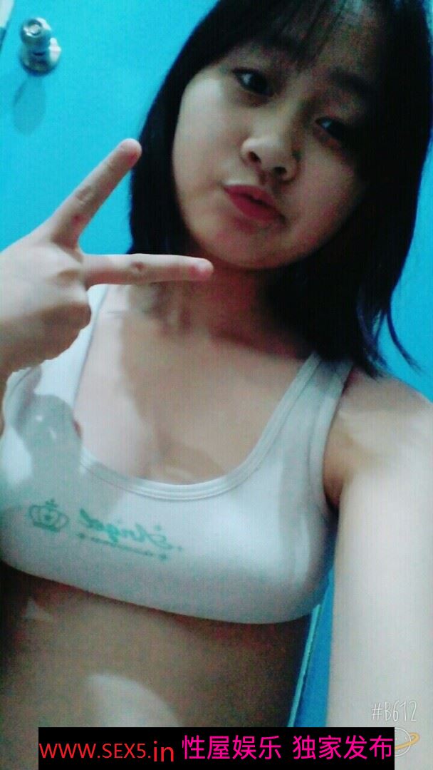 奶子又软又大妹子又嫩[20P]